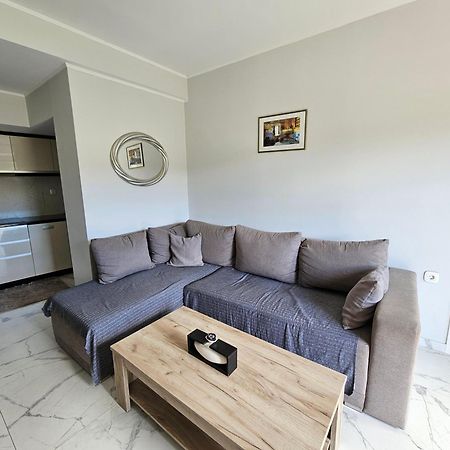 Grey Luxury House Apartment Ipsos Ngoại thất bức ảnh