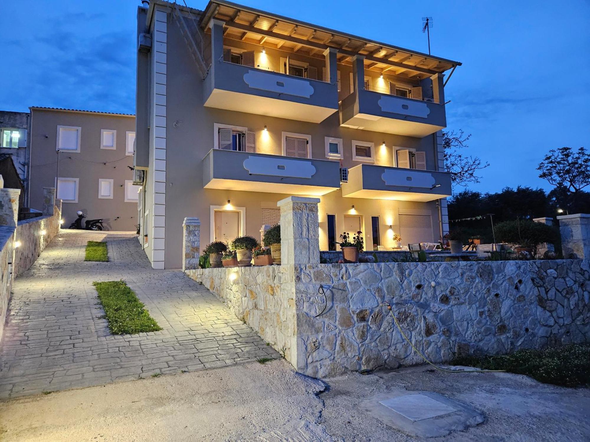 Grey Luxury House Apartment Ipsos Ngoại thất bức ảnh