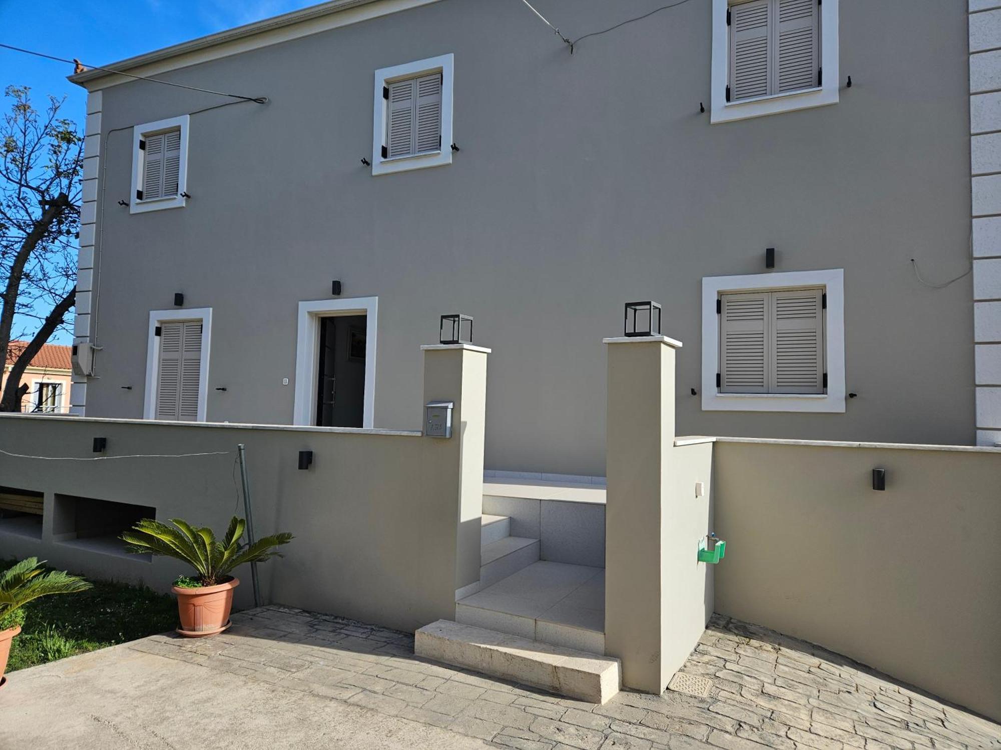 Grey Luxury House Apartment Ipsos Ngoại thất bức ảnh