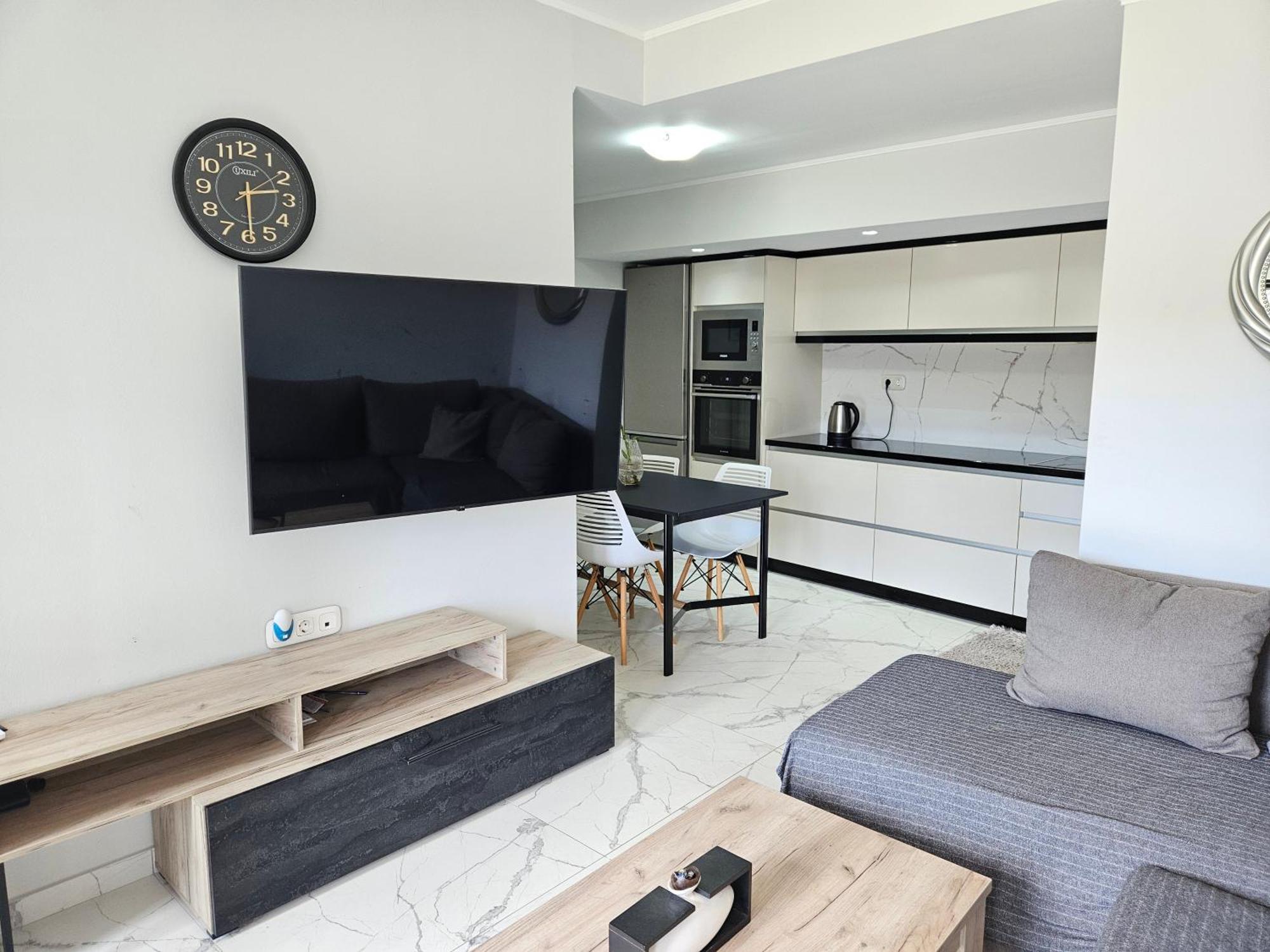 Grey Luxury House Apartment Ipsos Ngoại thất bức ảnh