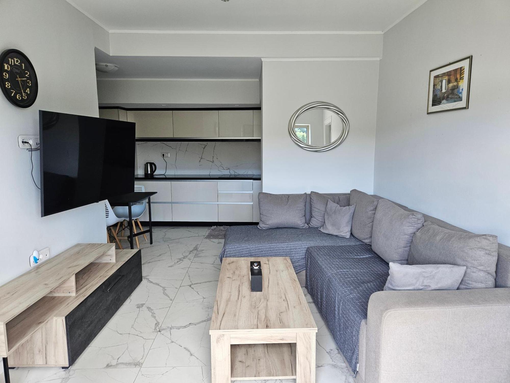 Grey Luxury House Apartment Ipsos Ngoại thất bức ảnh