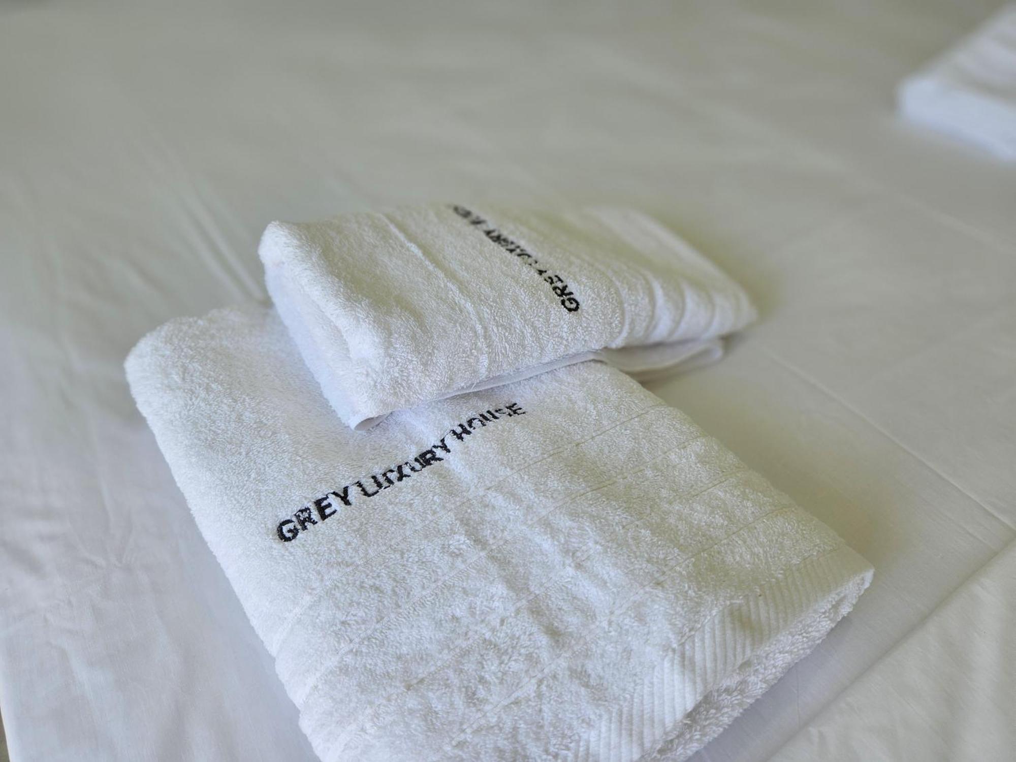 Grey Luxury House Apartment Ipsos Ngoại thất bức ảnh