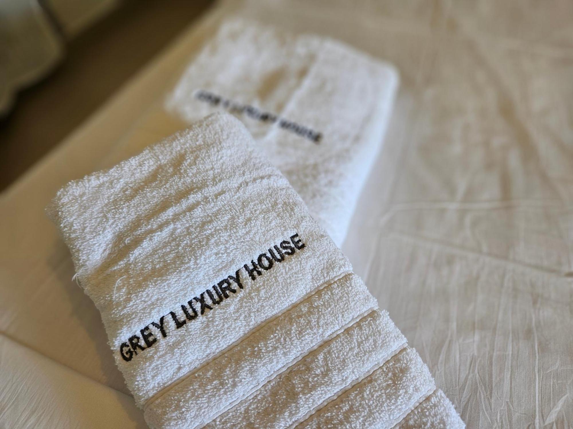 Grey Luxury House Apartment Ipsos Ngoại thất bức ảnh