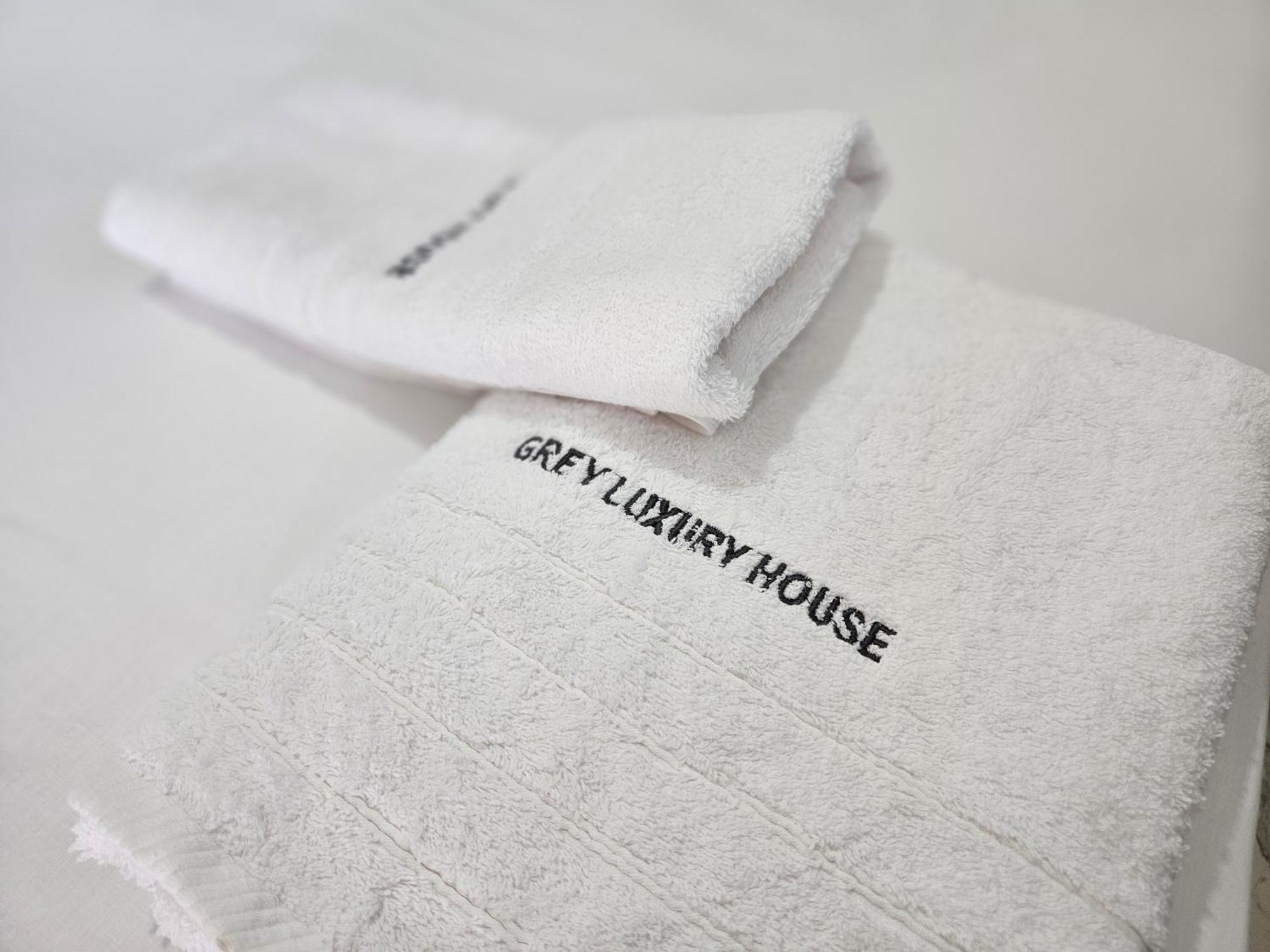 Grey Luxury House Apartment Ipsos Ngoại thất bức ảnh