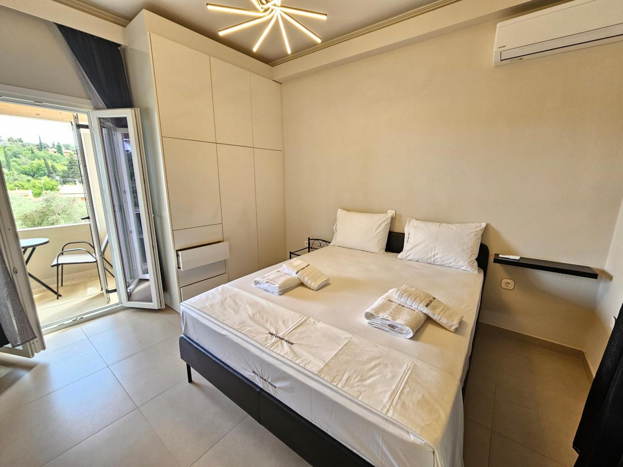 Grey Luxury House Apartment Ipsos Ngoại thất bức ảnh