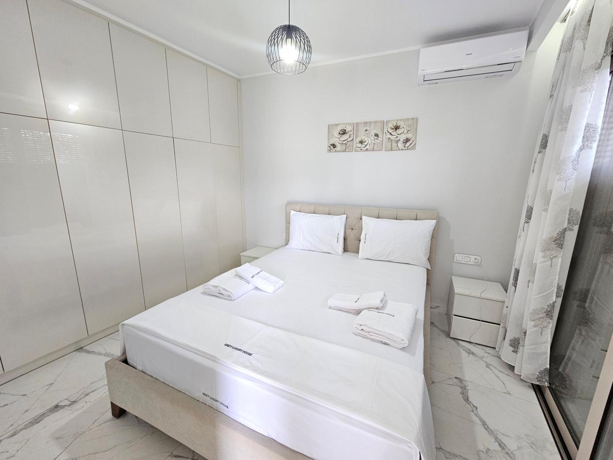 Grey Luxury House Apartment Ipsos Ngoại thất bức ảnh