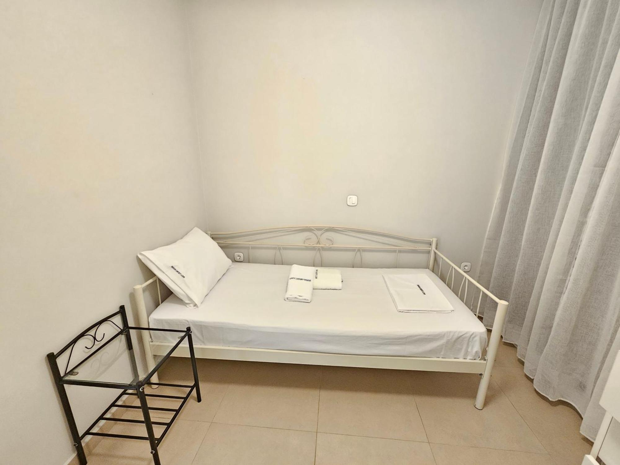 Grey Luxury House Apartment Ipsos Ngoại thất bức ảnh
