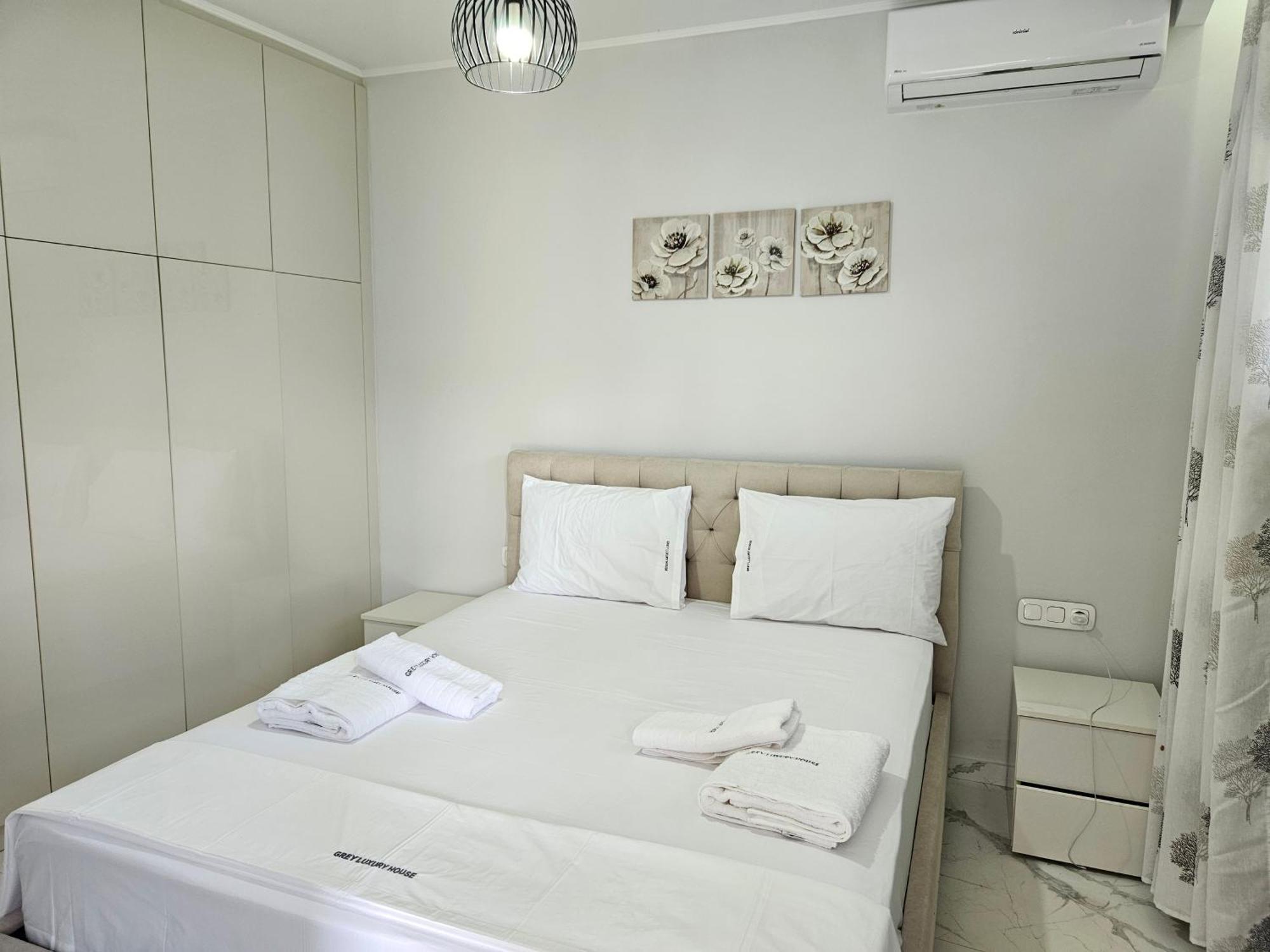 Grey Luxury House Apartment Ipsos Ngoại thất bức ảnh