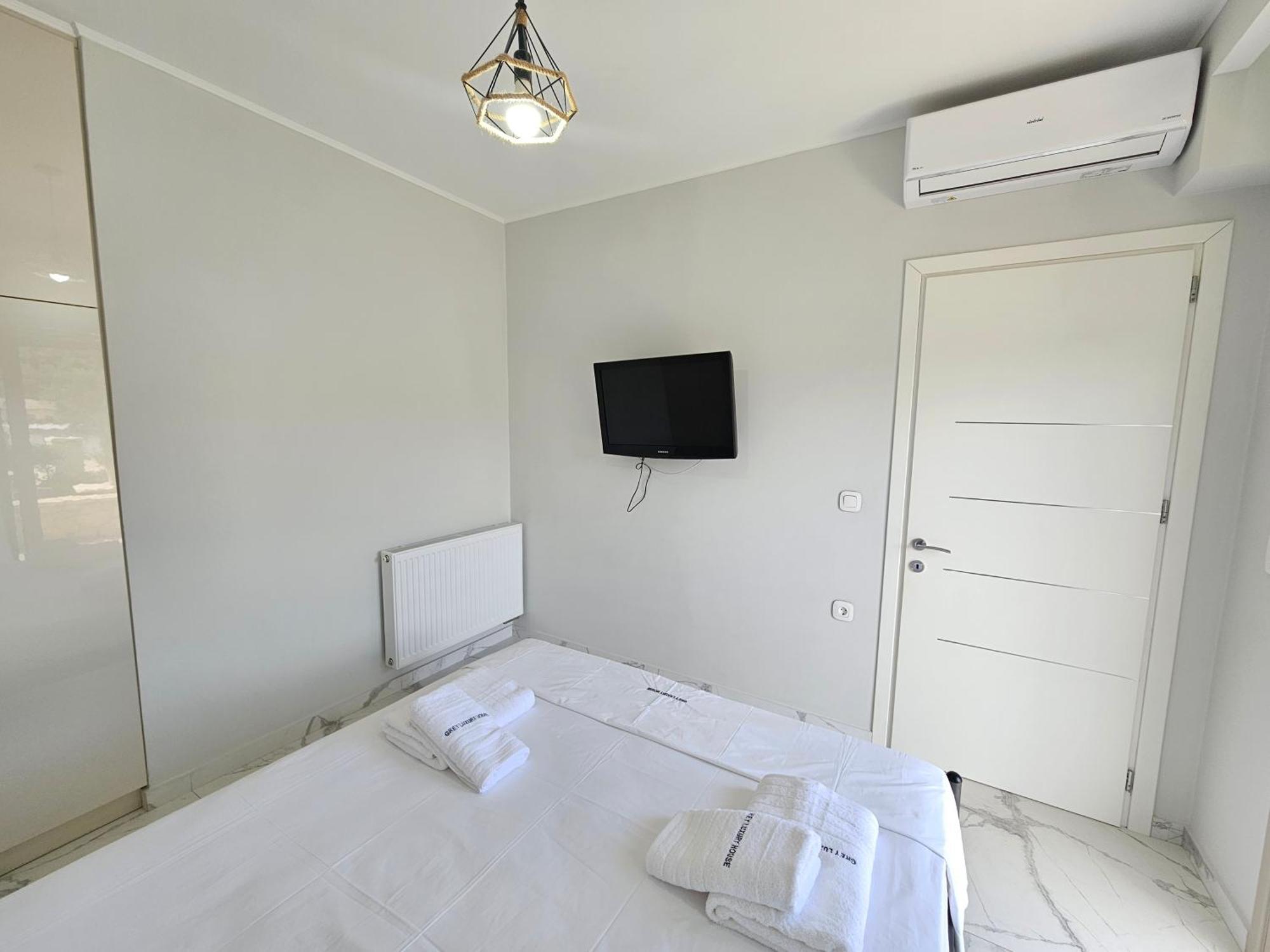 Grey Luxury House Apartment Ipsos Ngoại thất bức ảnh