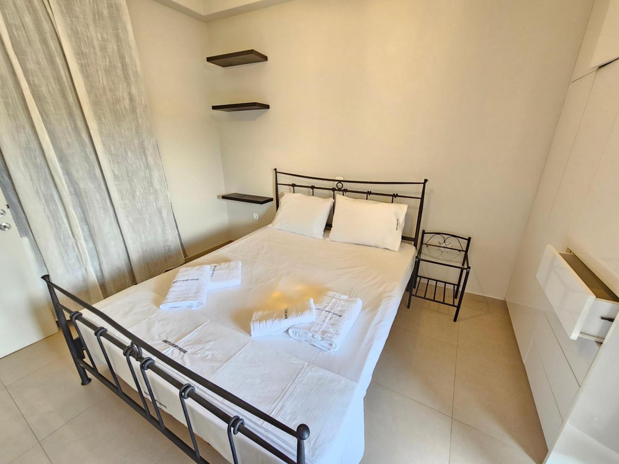 Grey Luxury House Apartment Ipsos Ngoại thất bức ảnh